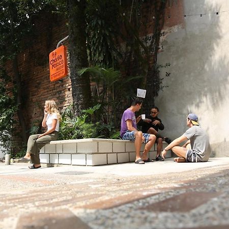 Charlie Palace Hostel 메딜린 외부 사진